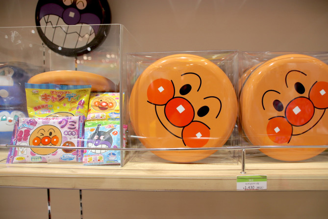 大きなおやつ缶