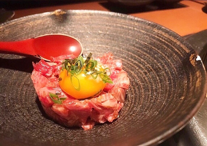 生粋のユッケ