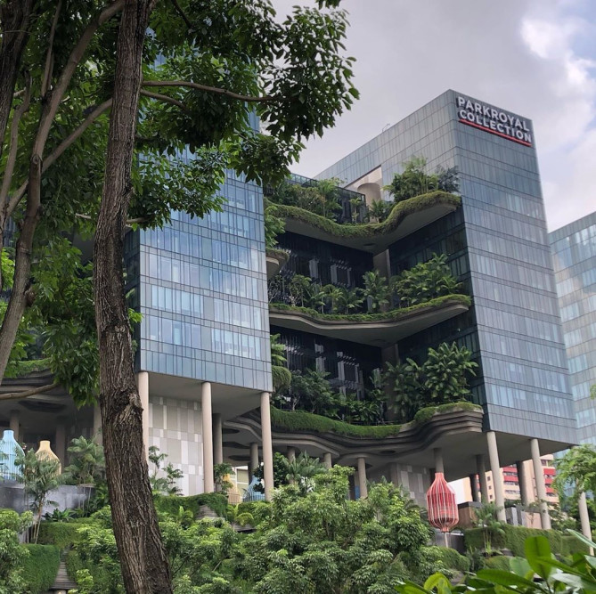 空中庭園が目を引くパークロイヤル