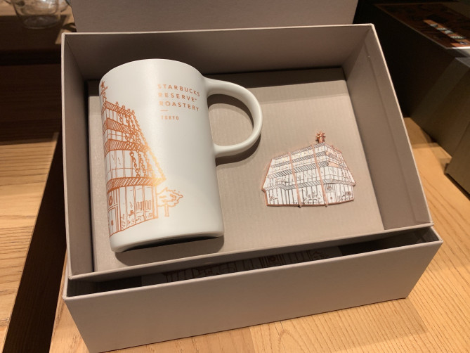 スターバックスロースタリーマグカップ・ピンバッジセット