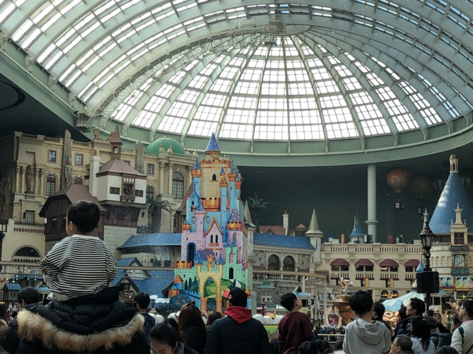 世界最大の室内遊園地・ロッテワールド