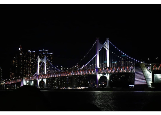 ライトアップされた広安大橋