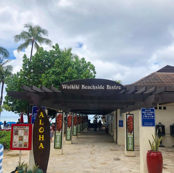 ワイキキビーチにある「ワイキキ・ビーチサイド・ビストロ」