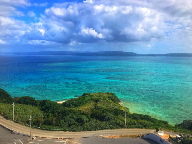 透き通る青を見渡すオーシャンタワー