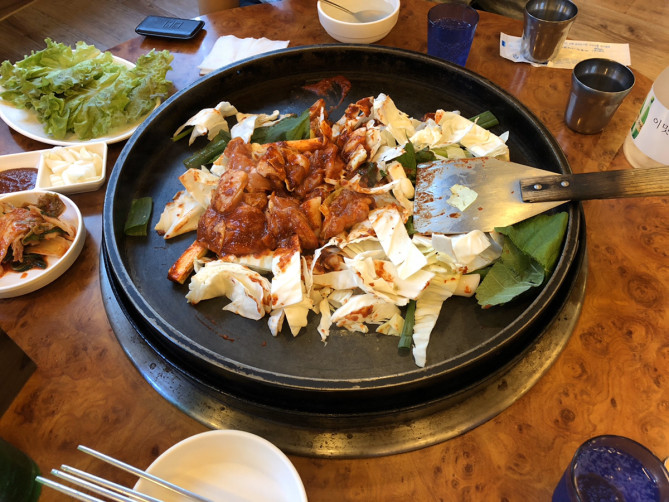 鉄板焼き方式のタッカルビ