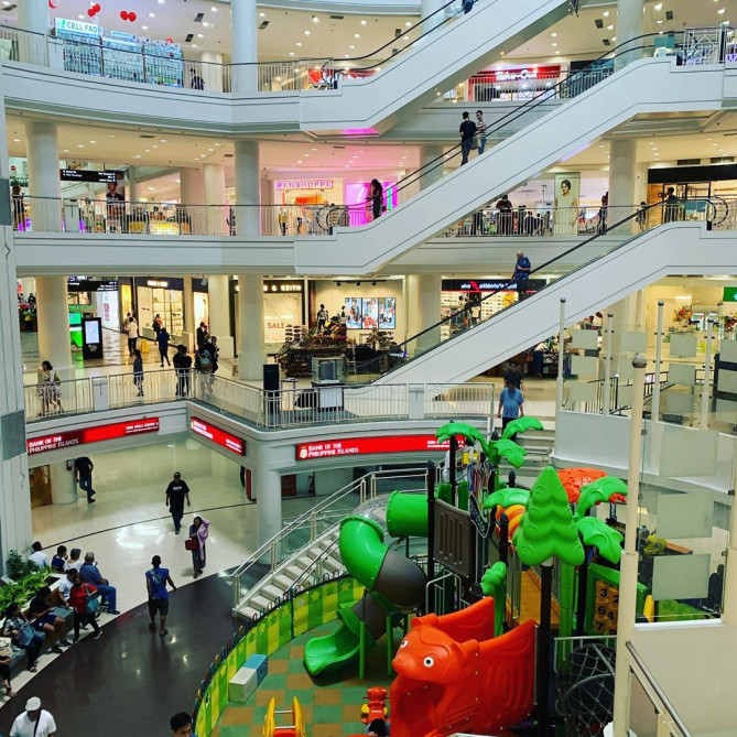 アヤラモール内観