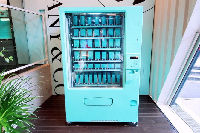 ティファニーカフェの自動販売機