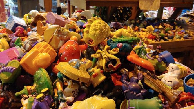 ヴィンテージ・トイは掘り出し物の宝さがし？！