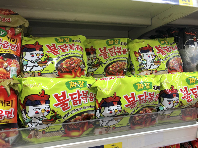 チャジャン味のプルダックポックンミョン