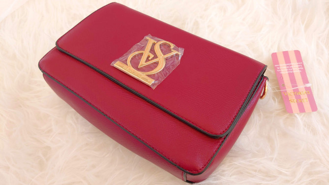 ヴィクトリア・シークレットのバッグ