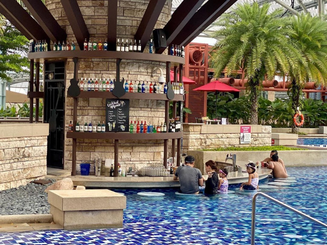 ハードロック・ホテル・シンガポール　プールバー