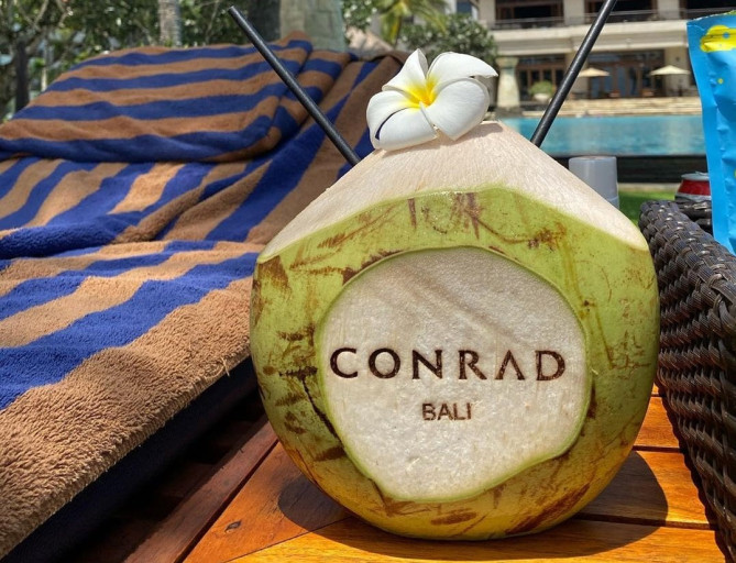 コンラッド・バリ ココナッツ