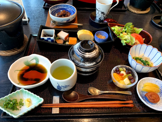 「ホテルはつはな」朝食