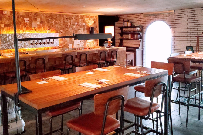 コロニカル調なでヨーロッパにある高級レストランのような雰囲気