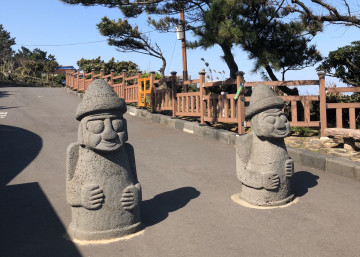 韓国のハワイ「チェジュ島」ってこんなところ！ご当地グルメ、大自然の観光スポット、カフェを紹介♪