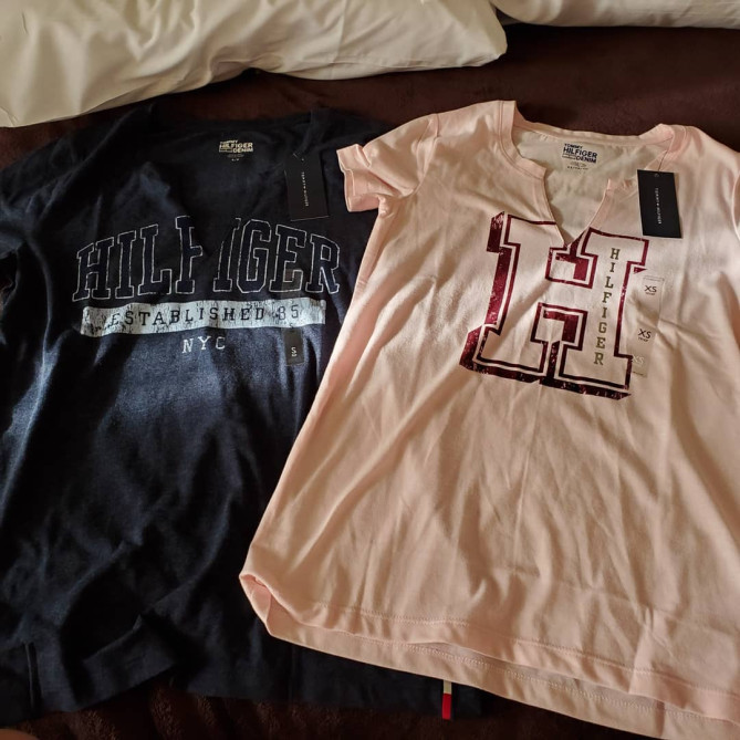 トミーヒルフィガーのTシャツ