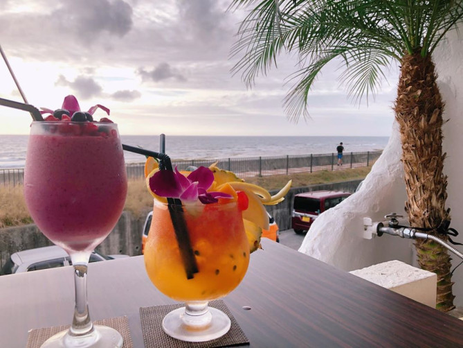 トランジットカフェ　テラス席