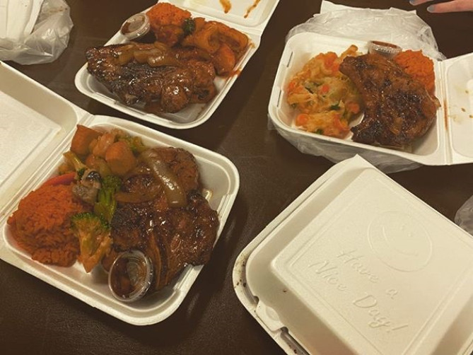 グアムナイトマーケットのプレート