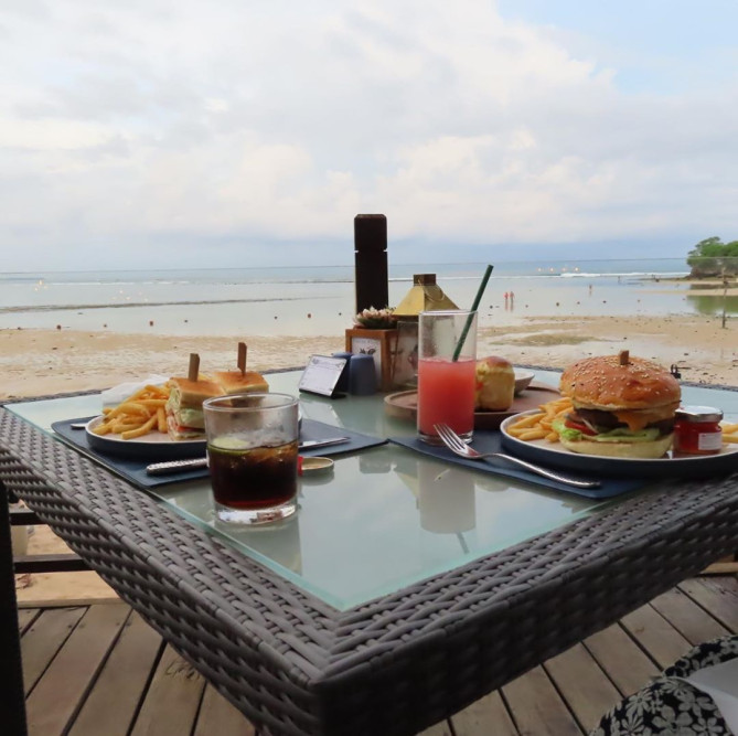 メリアバリ　レストラン