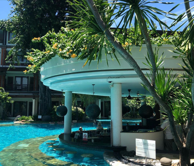 パドマ・リゾート・レギャン　プールバー