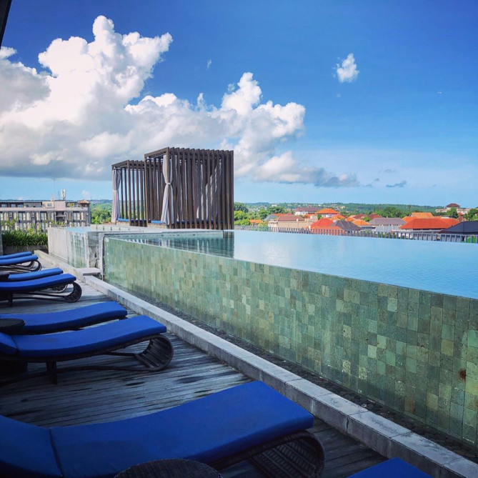 ウォーターマーク ホテル＆スパ バリ ジンバラン　プール