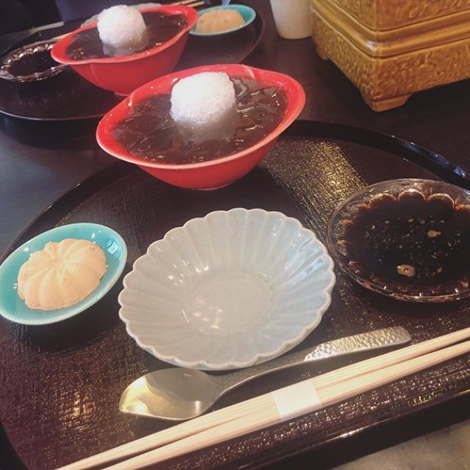 甘寛で行列必死の大人気メニュー「生わらび餅」