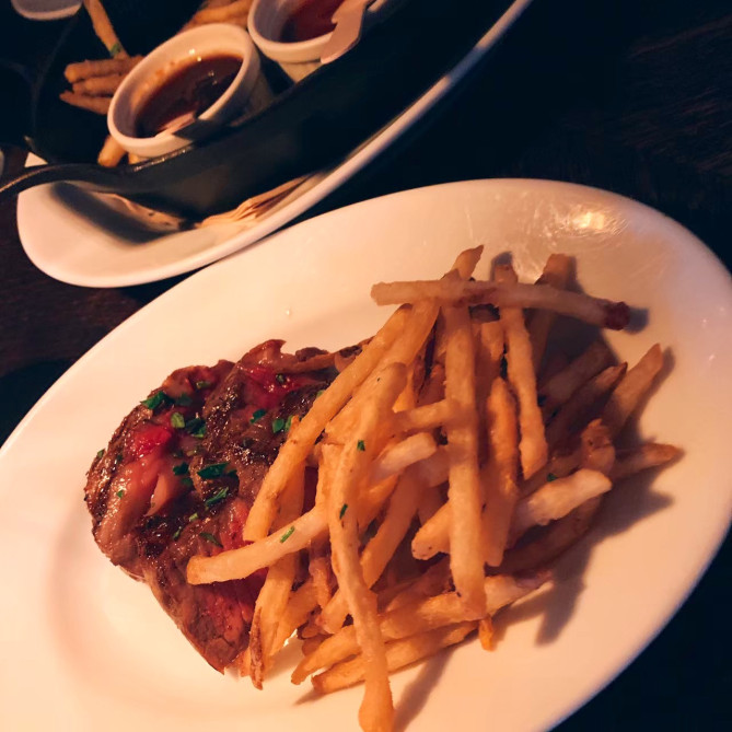  アンガス牛リブロースステーキ