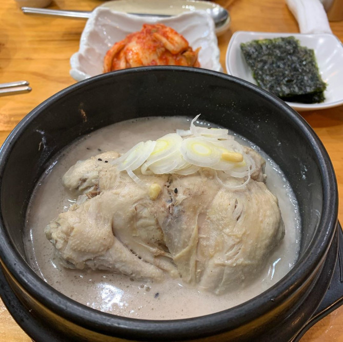 高麗参鶏湯　