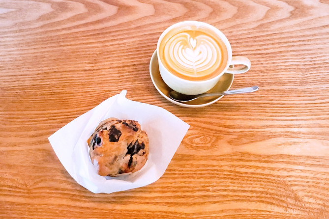 スペシャルコーヒーとヴィーガンマフィン