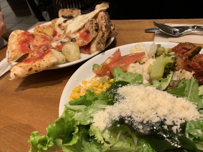 ランチビュッフェ