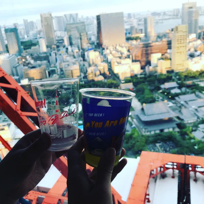 トップデッキツアーのドリンクサービス