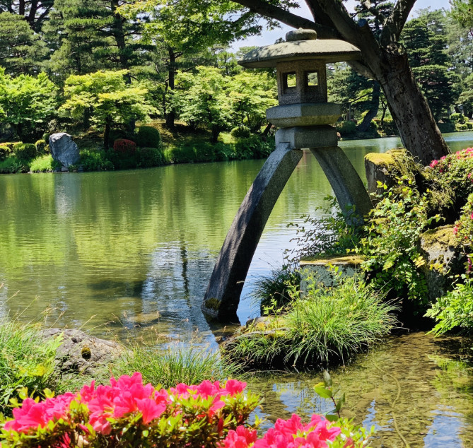 ことじ灯籠