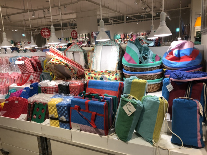 フライングタイガーの店内