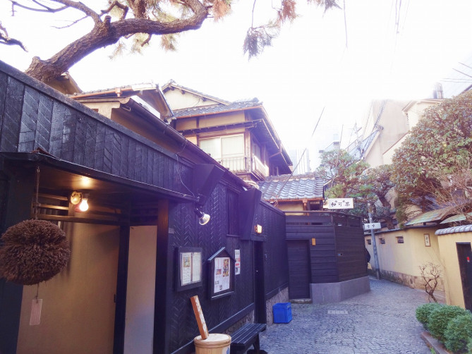 神楽坂の裏路地