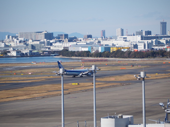 スカイステーションの前にあるA滑走路