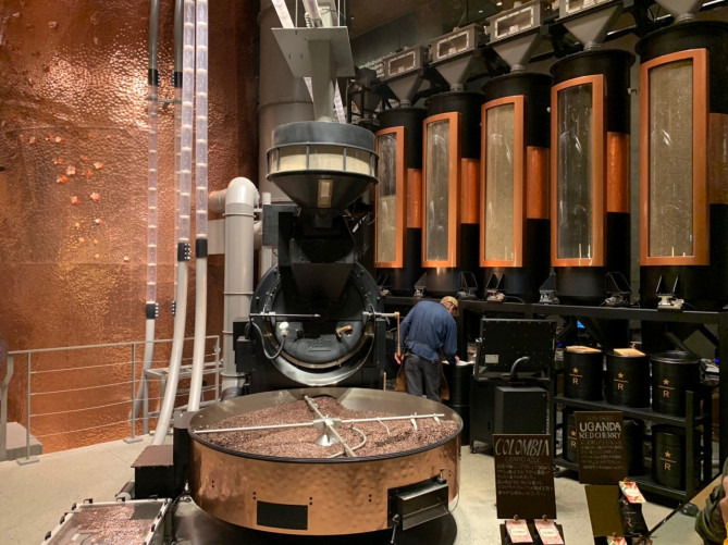 世界最大級の赤銅製のコーヒーキャスク（焙煎装置）