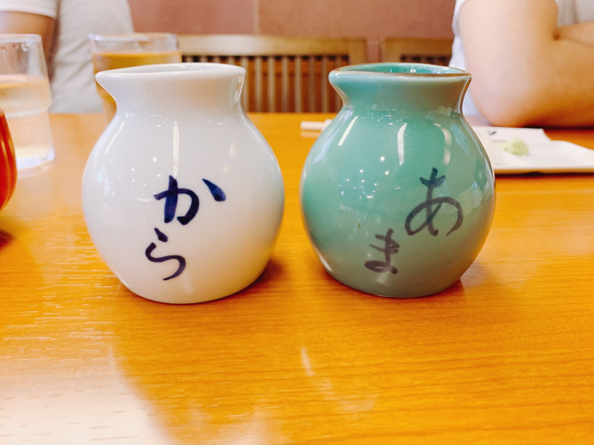 甘口と辛口の汁（更科堀井）