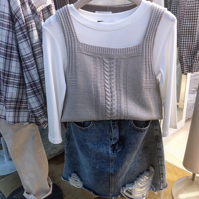 ニットビスチェ