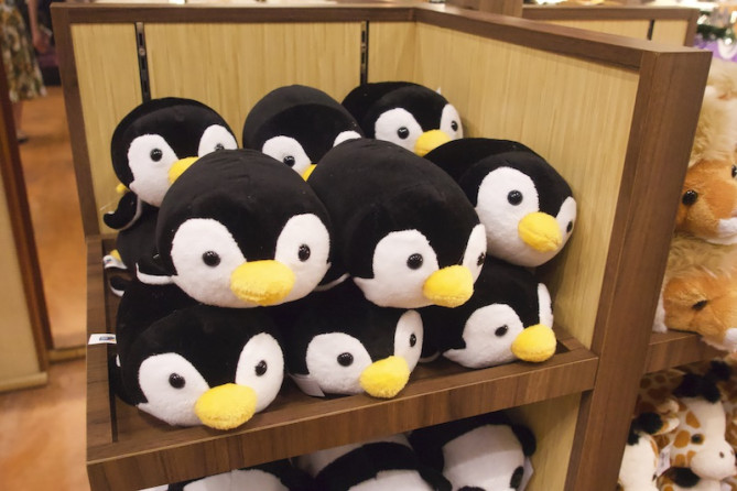 ペンギンのぬいぐるみ
