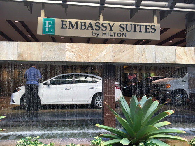 エンバシー・スイーツ・バイ・ヒルトン・ワイキキ・ビーチ・ウォーク