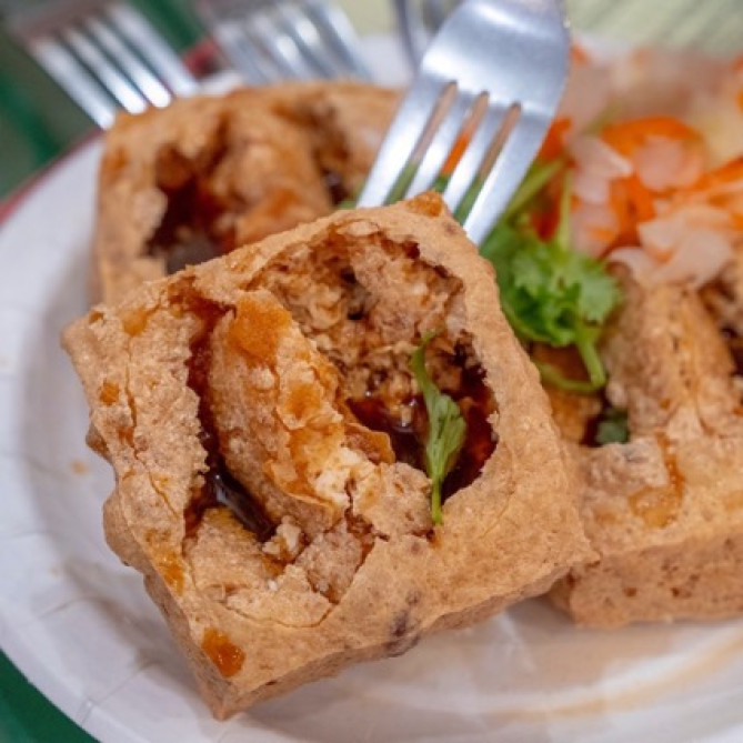 雅口天香臭豆腐