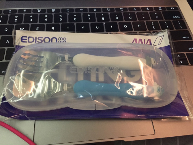 ANAのハワイ便でキッズミールを頼むともらえるカトラリー