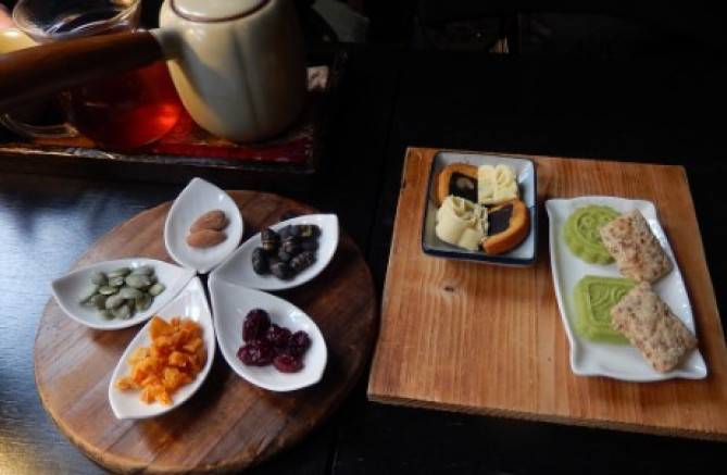 お茶とお茶うけどちらもとても素敵です