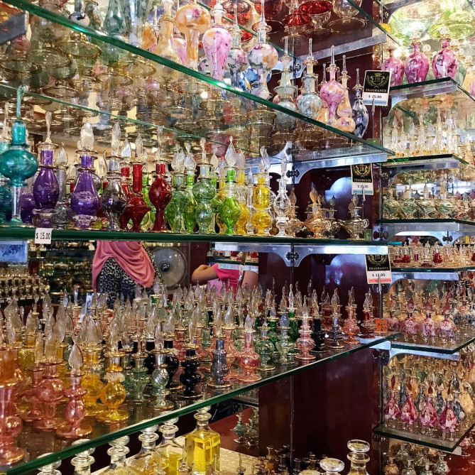 香水瓶が美しいジャマール・カズーラ・アロマティクス