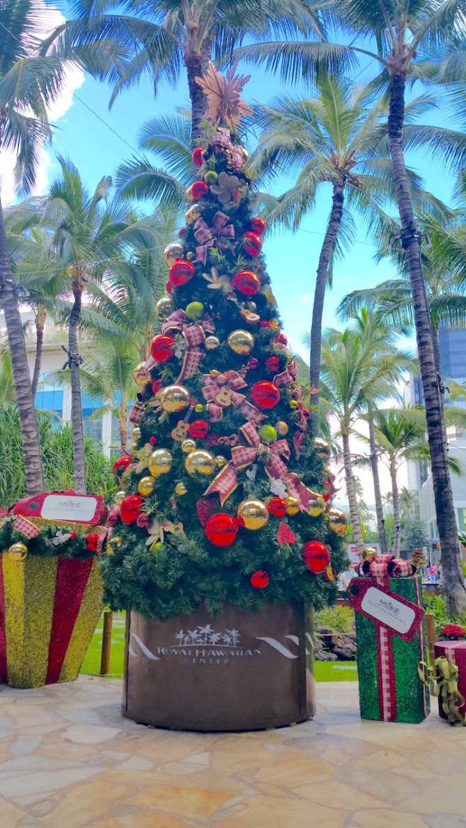 ロイヤルハワイアンセンターのクリスマスツリー