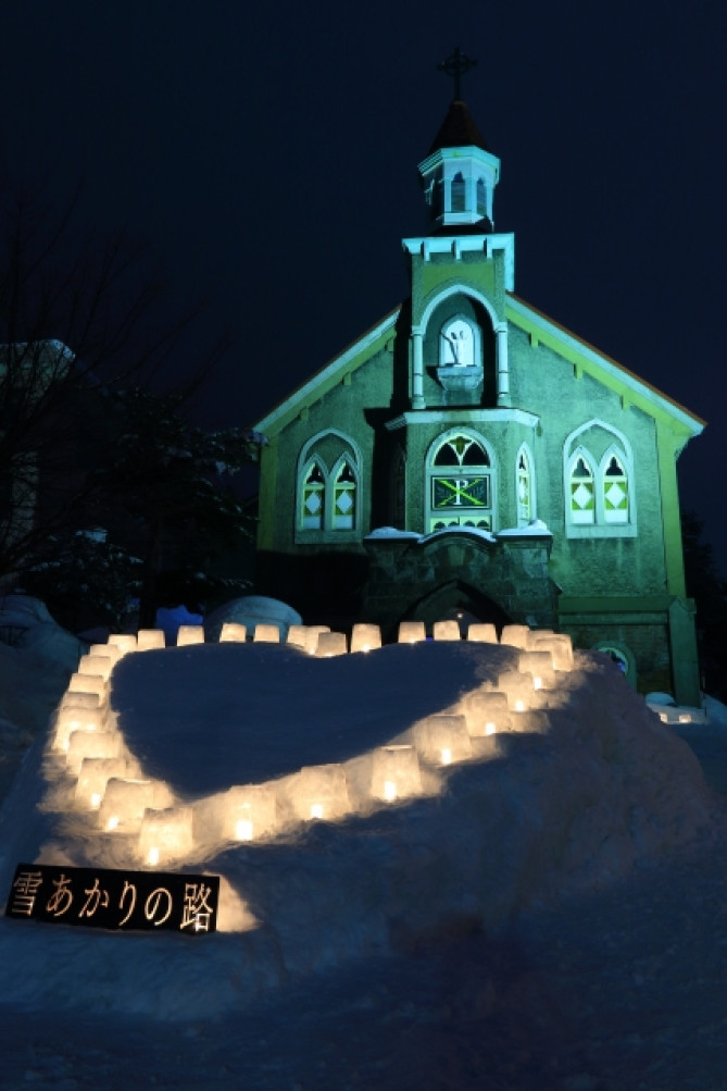 ライトアップされたカトリック富岡教会