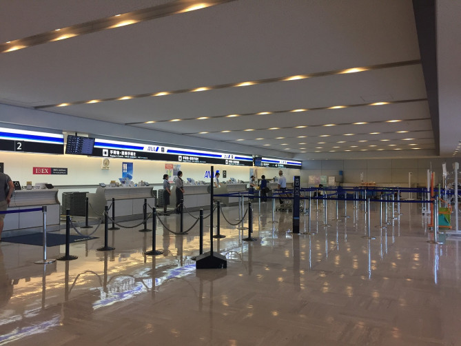 成田空港のANA出発カウンター