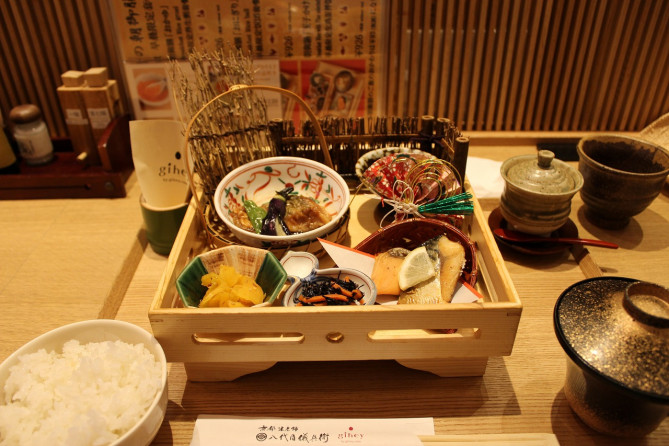 成田空港の和食