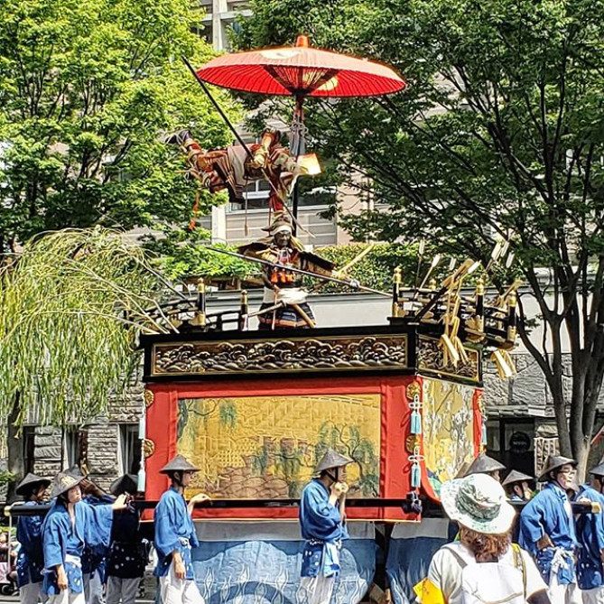 山鉾巡回の様子