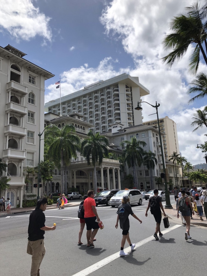 カラカウア通りからの景色